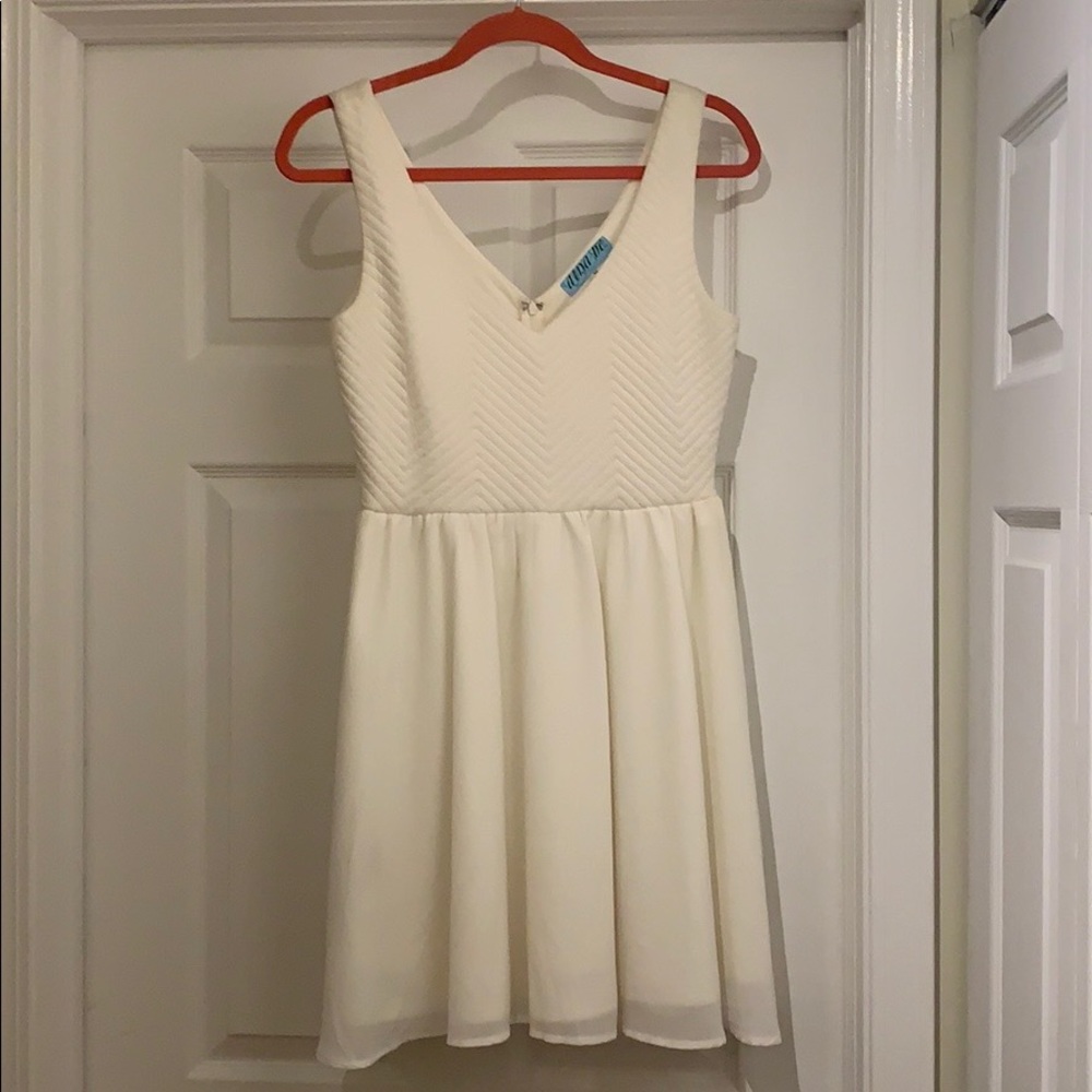 White dress perfect for several occasions